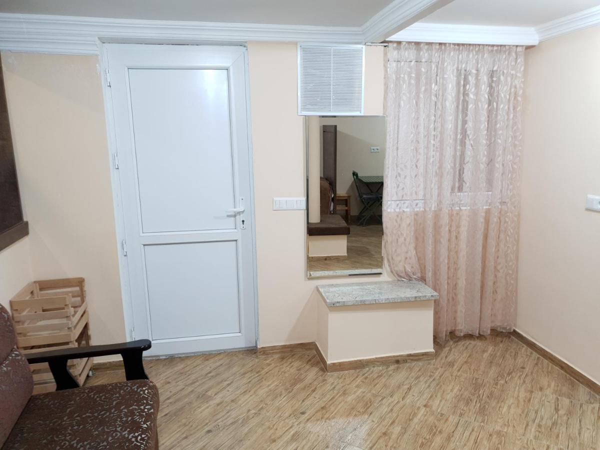 Milky Way Apartment Koutaïssi Extérieur photo